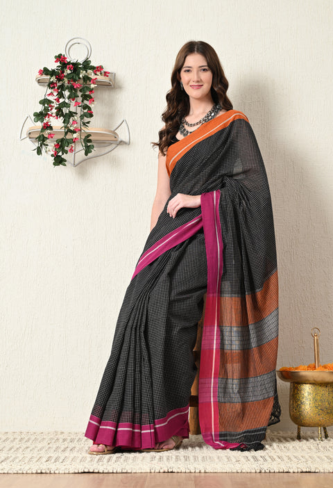 Anika Handwoven Patteda Anchu  Cotton Checked Saree - Black