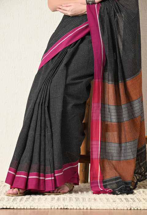 Anika Handwoven Patteda Anchu  Cotton Checked Saree - Black