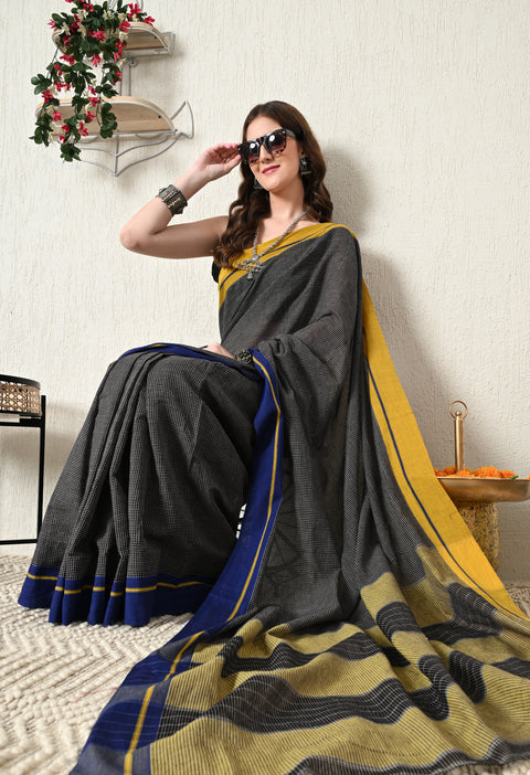 Myra Handwoven Patteda Anchu   Cotton Checked Saree - Black