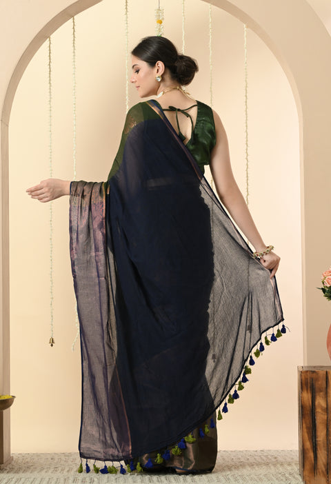 Handwoven Mul Cotton Zari Hibiscus Flower Saree - Green/Blue