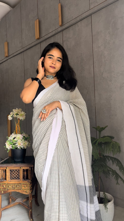 Bhavika Handwoven Patteda Anchu   Cotton Checked Saree - Off White