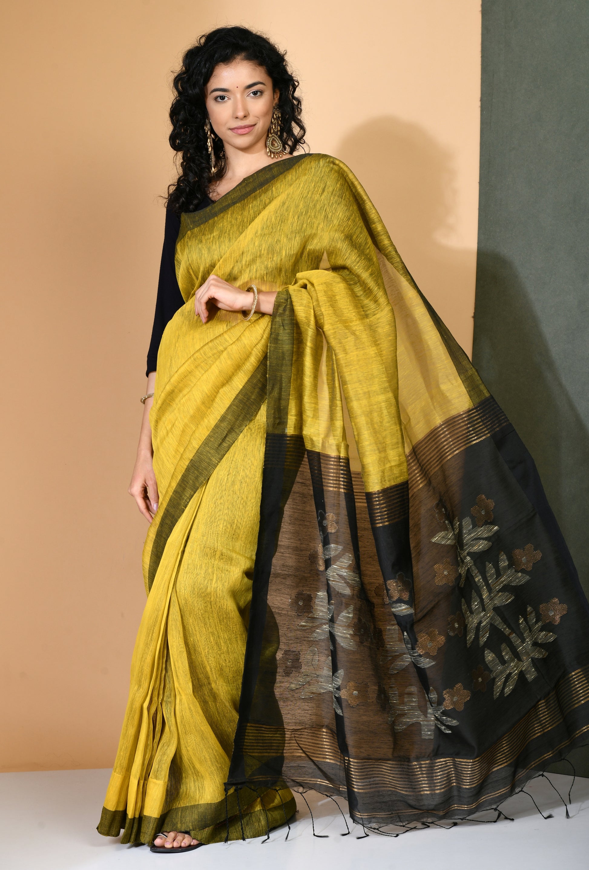 Yellow Silk Linen Jamdani Saree with Contrast Pallu - Swapna Creation