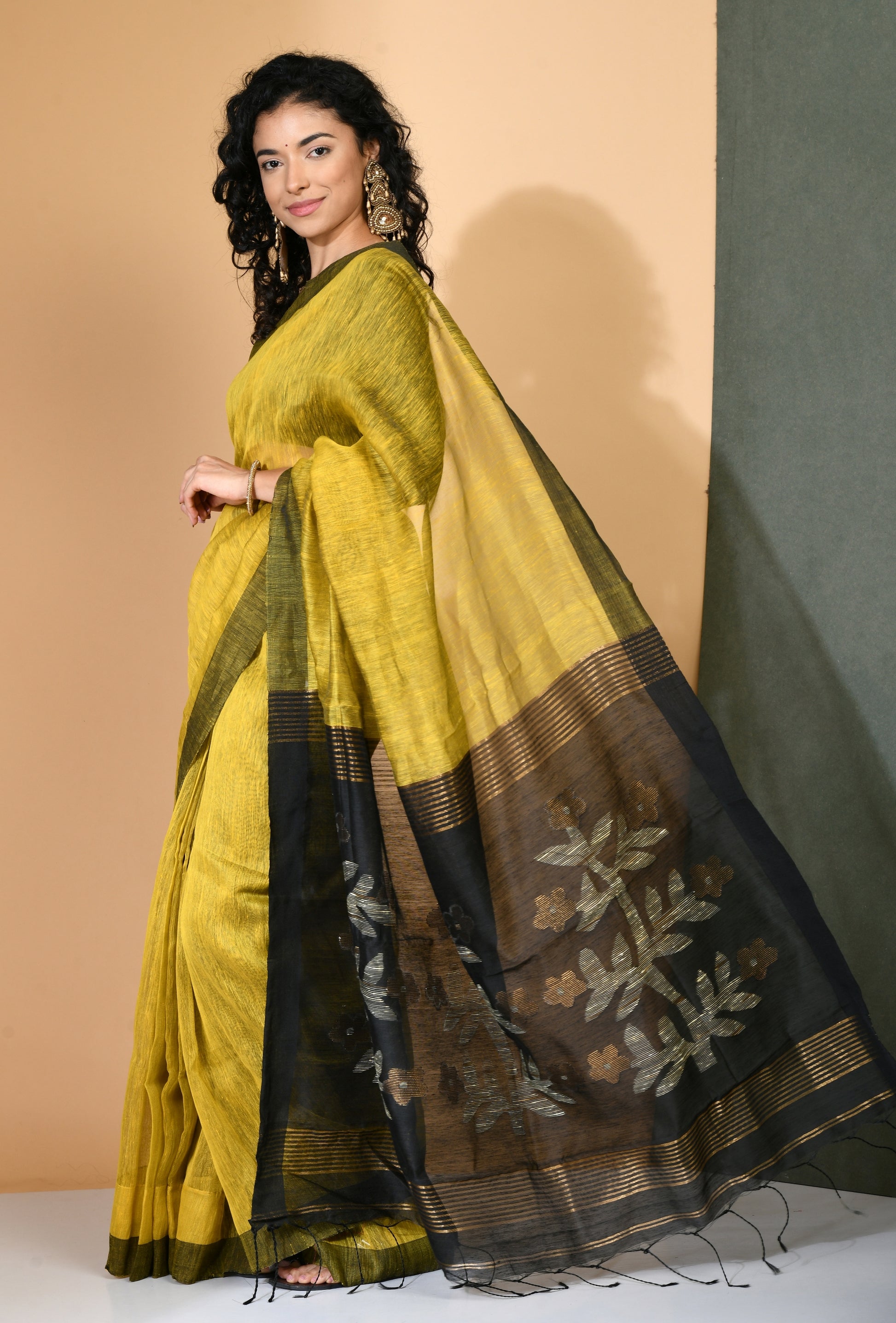 Yellow Silk Linen Jamdani Saree with Contrast Pallu - Swapna Creation