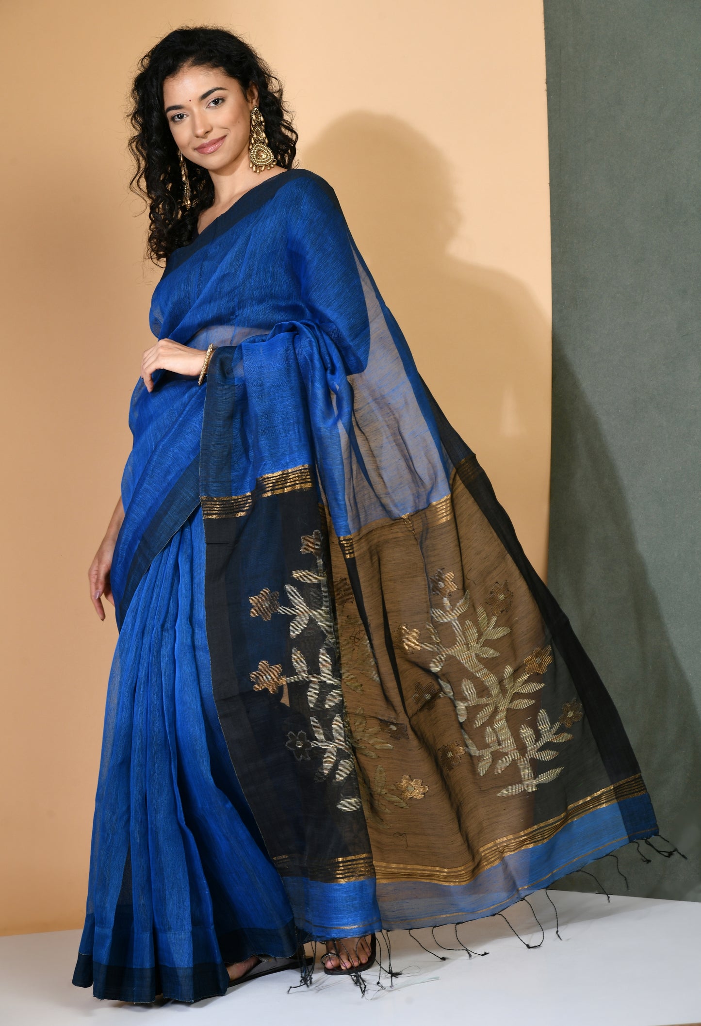 Blue Silk Linen Jamdani Saree with Contrast Pallu - Swapna Creation