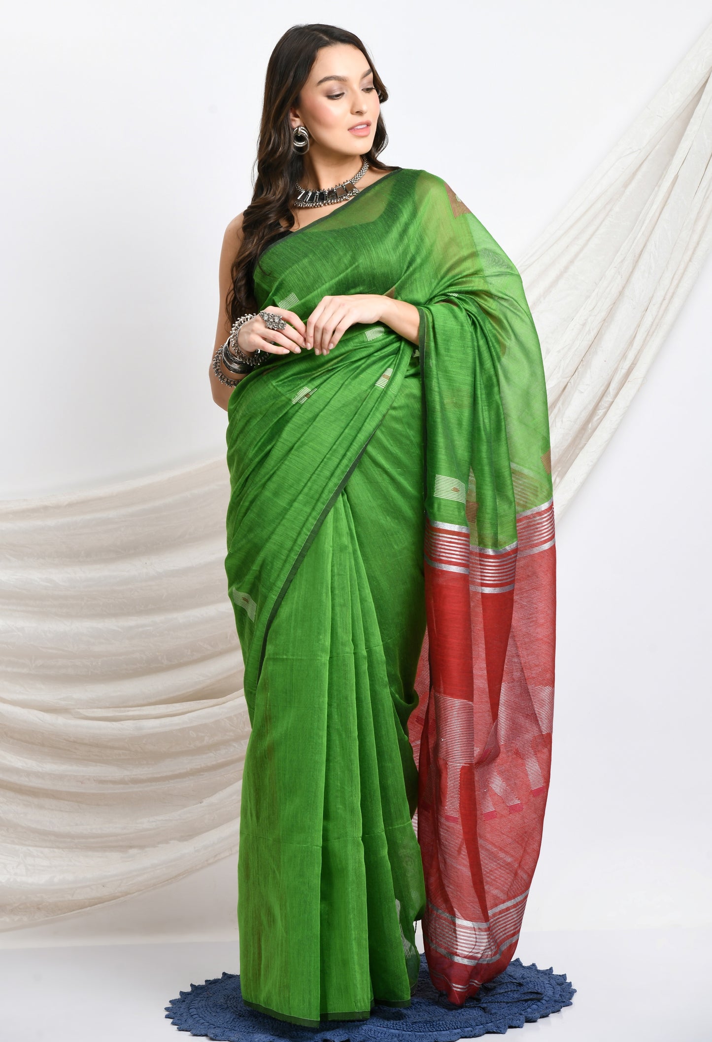 Green with Red Cotton Silk Handwoven Jamdani Saree - Swapna Creation