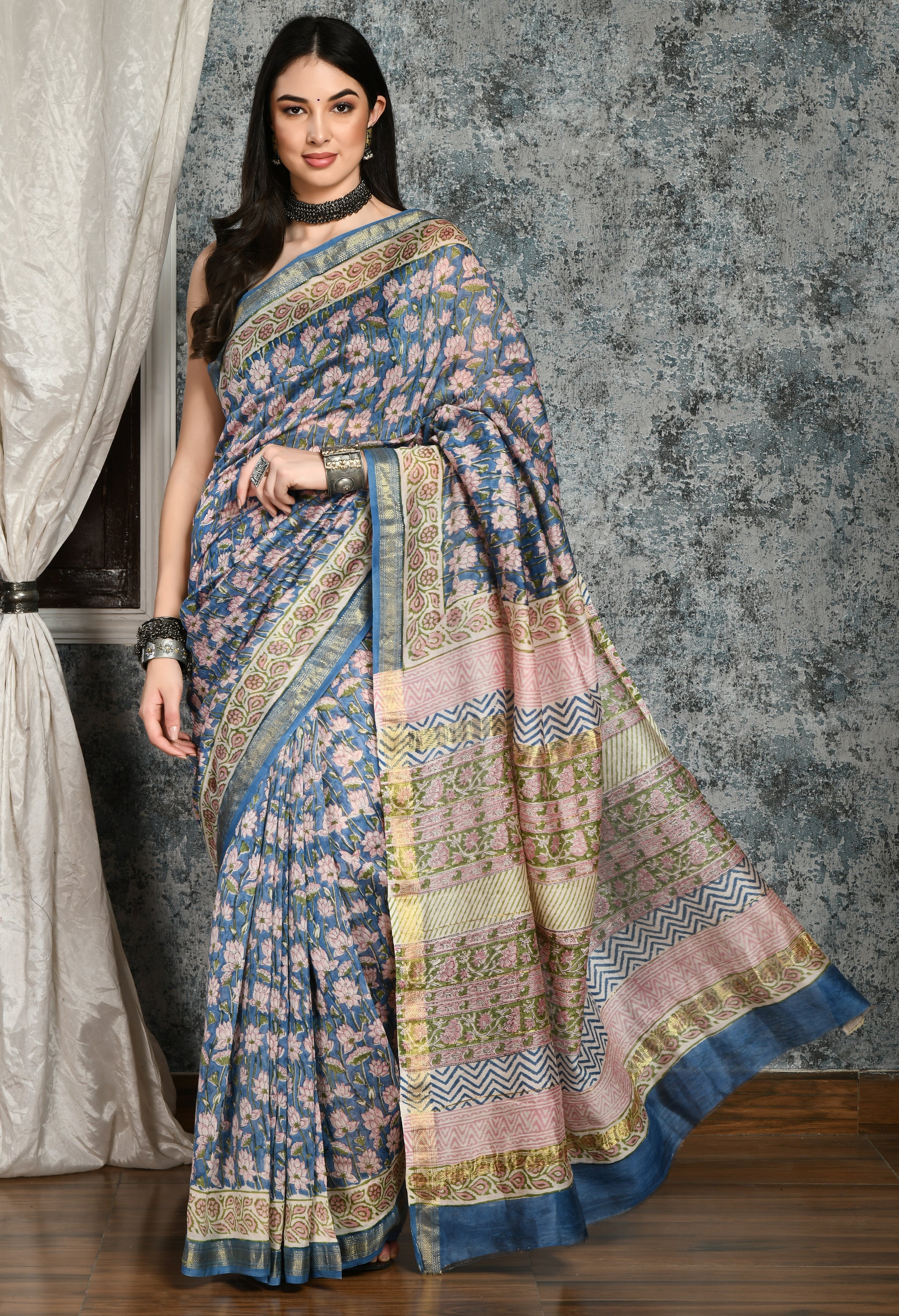 Onion Pink Georgette Floral Printed Saree With Self Woven Borders at Soch