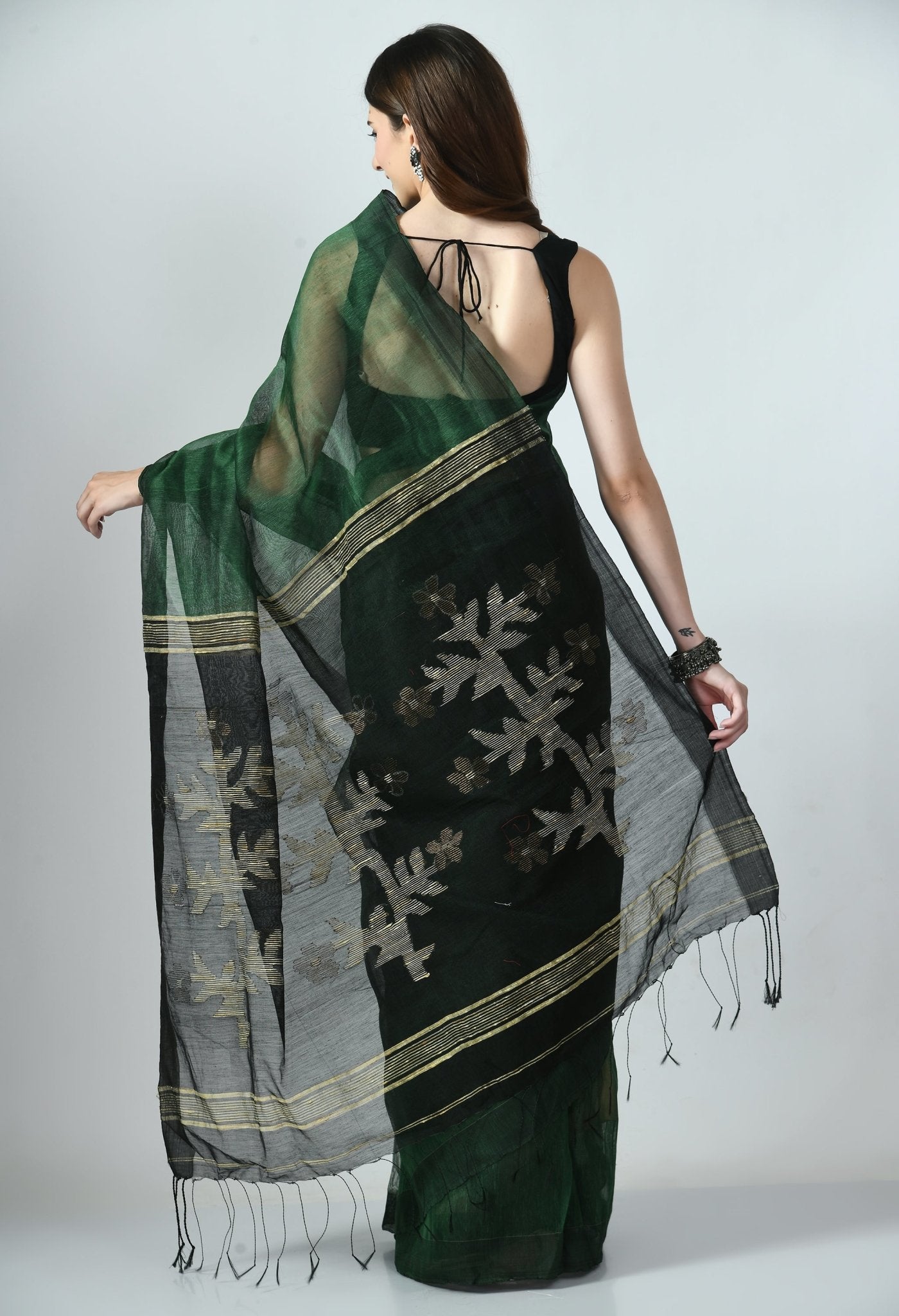 Beautiful Silk Linen Jamdani Saree with Contrast Pallu - Swapna Creation
